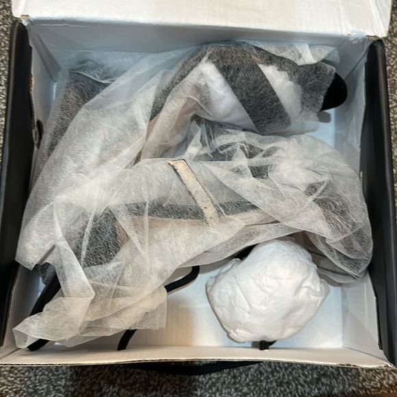 Go with everything heels - Picture 2 of 9